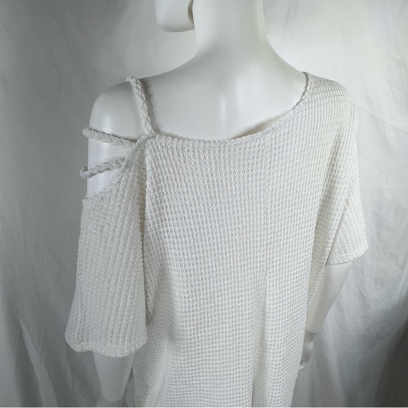 Lovely J Waffle Weave Asymmetrical Strappy Shoulder Tee - Picture 4 of 5